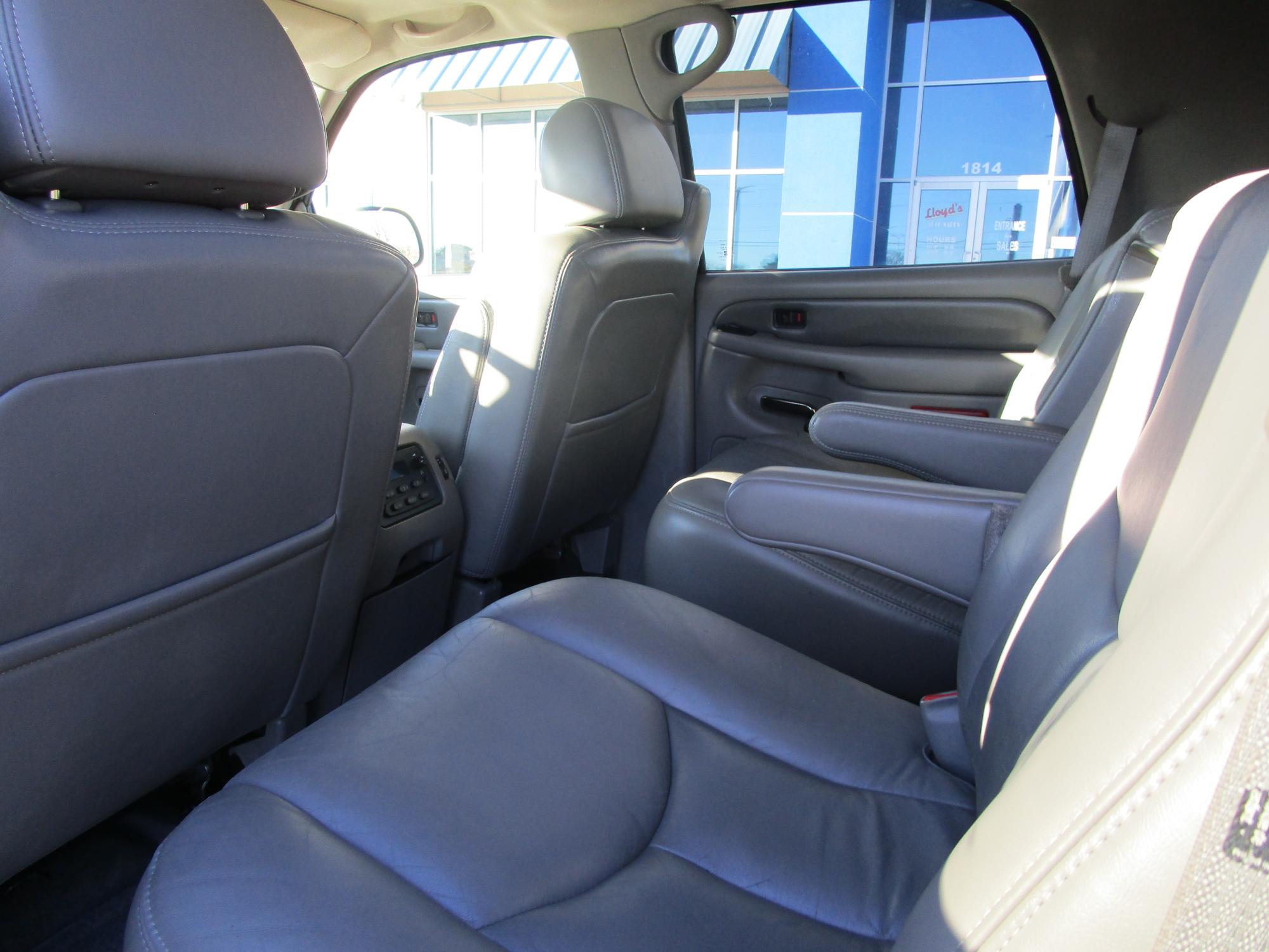 2004 GMC Yukon Denali - 1GKEK63U74J280926 - Image #10