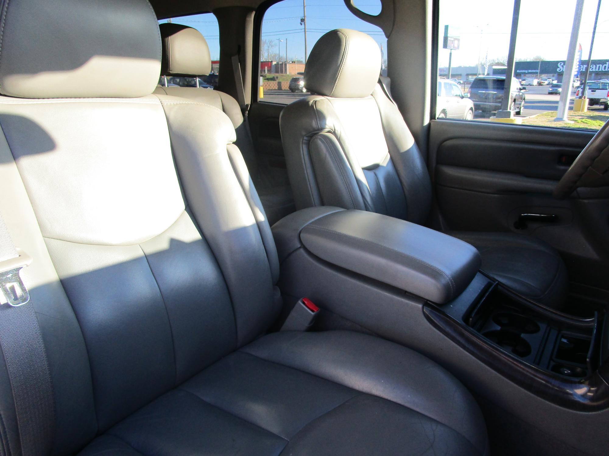 2004 GMC Yukon Denali - 1GKEK63U74J280926 - Image #6