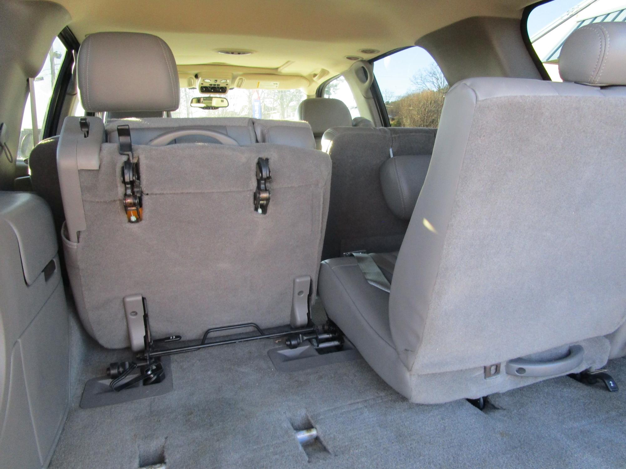 2004 GMC Yukon Denali - 1GKEK63U74J280926 - Image #9