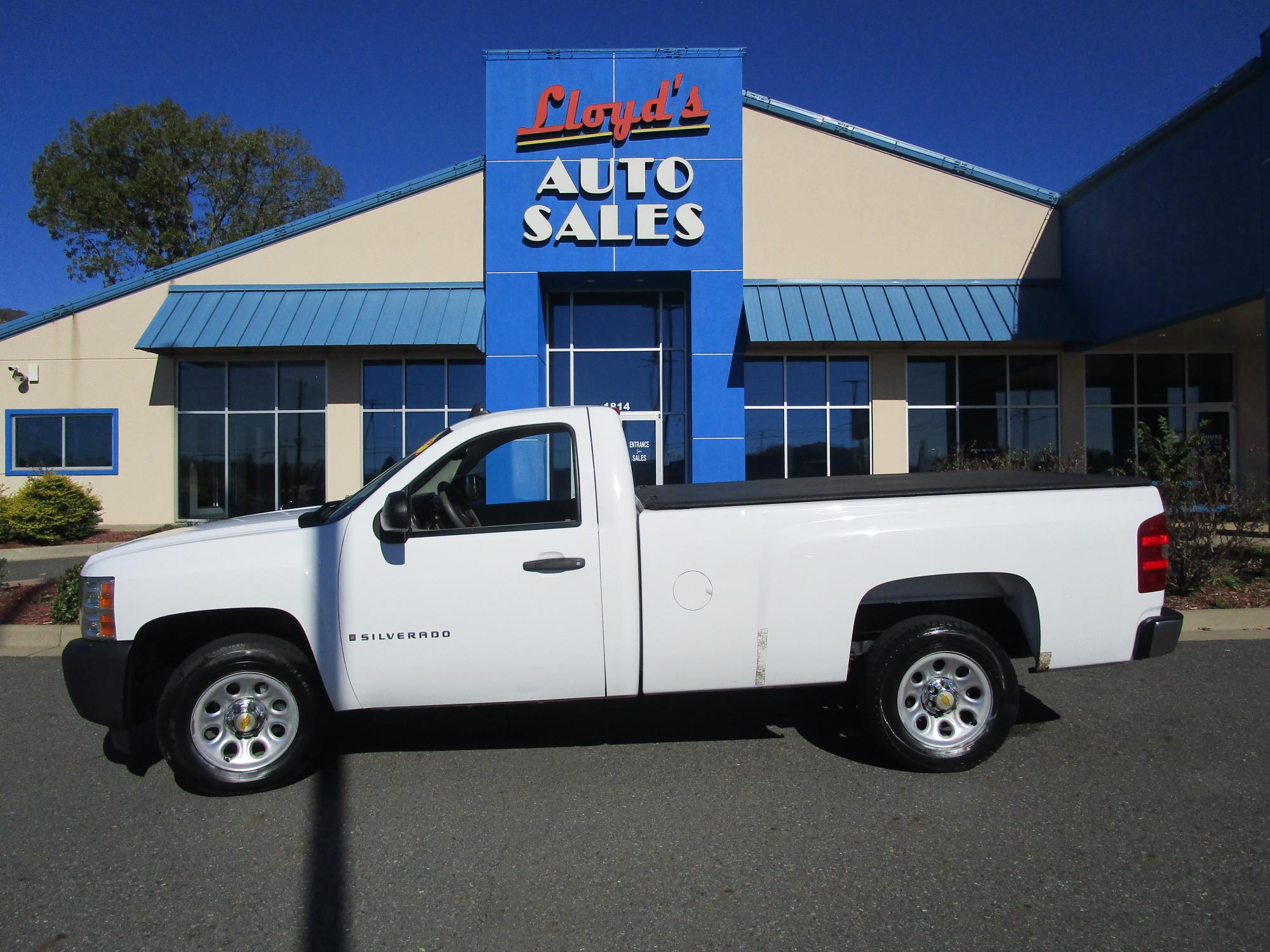 2008 Chevrolet Silverado 1500 - 1GCEC14C38Z179505 - Image #1