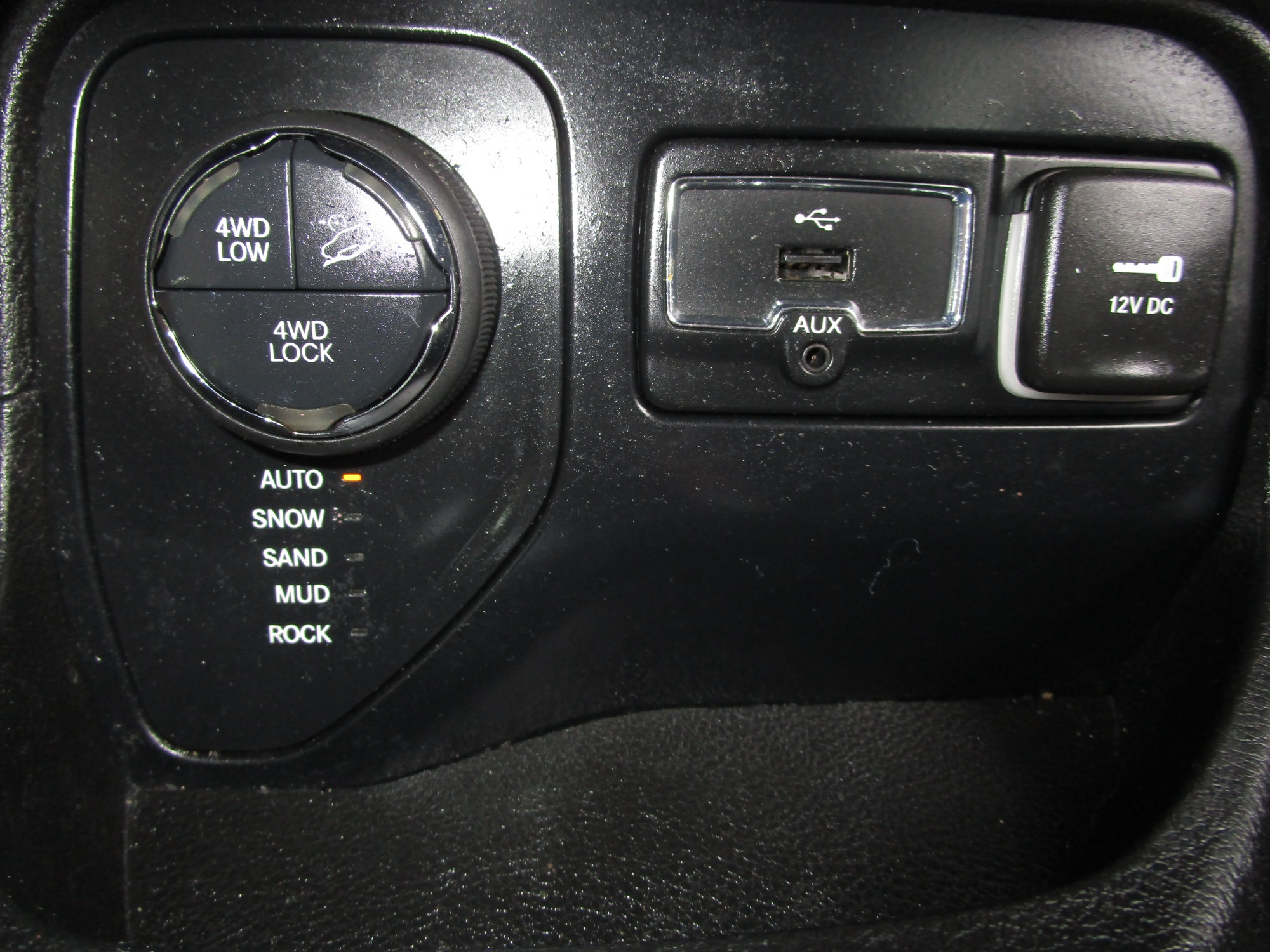 2015 Jeep Renegade - ZACCJBCTXFPB80571 - Image #11